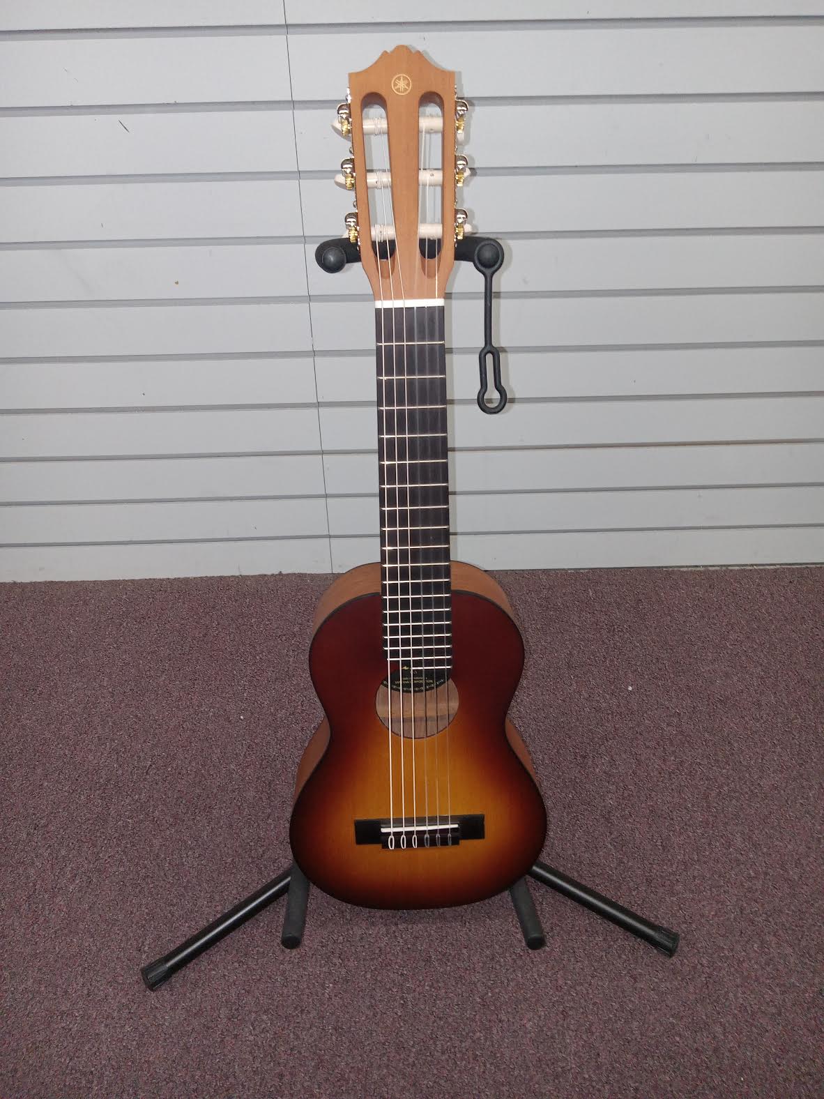 Yamaha GL1 Guitalele