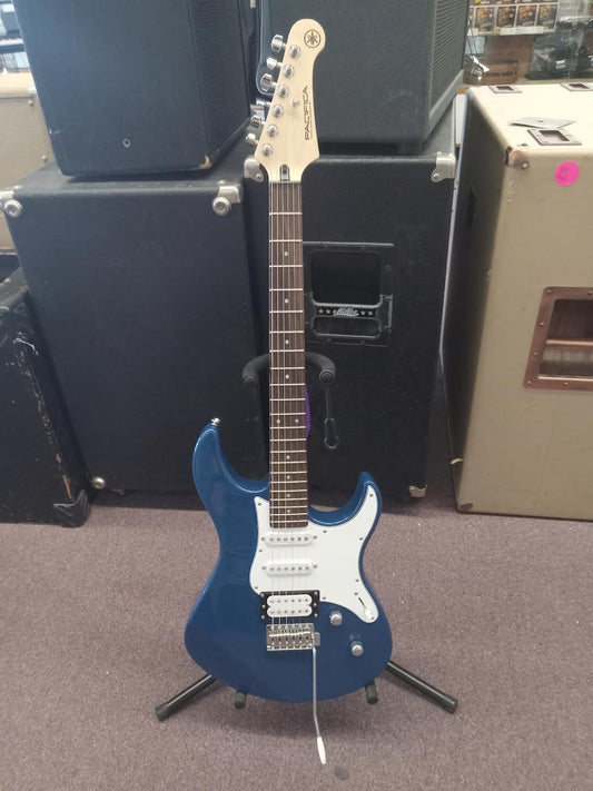 Yamaha Pacifica Electric Guitar Dark Blue