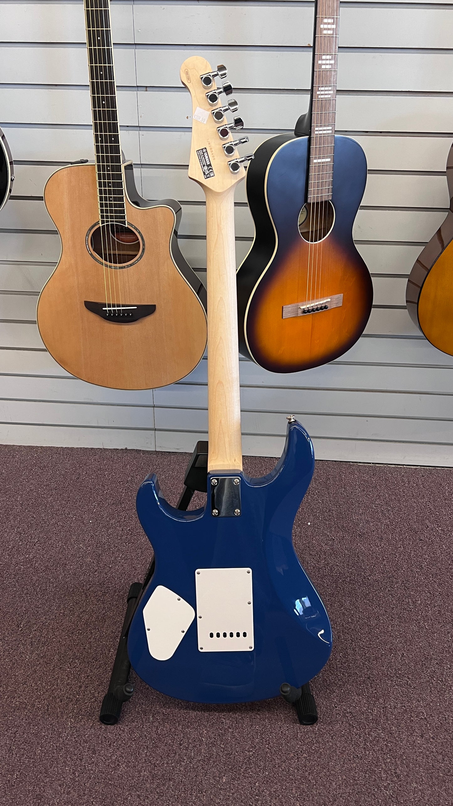 Yamaha Pacifica-112V