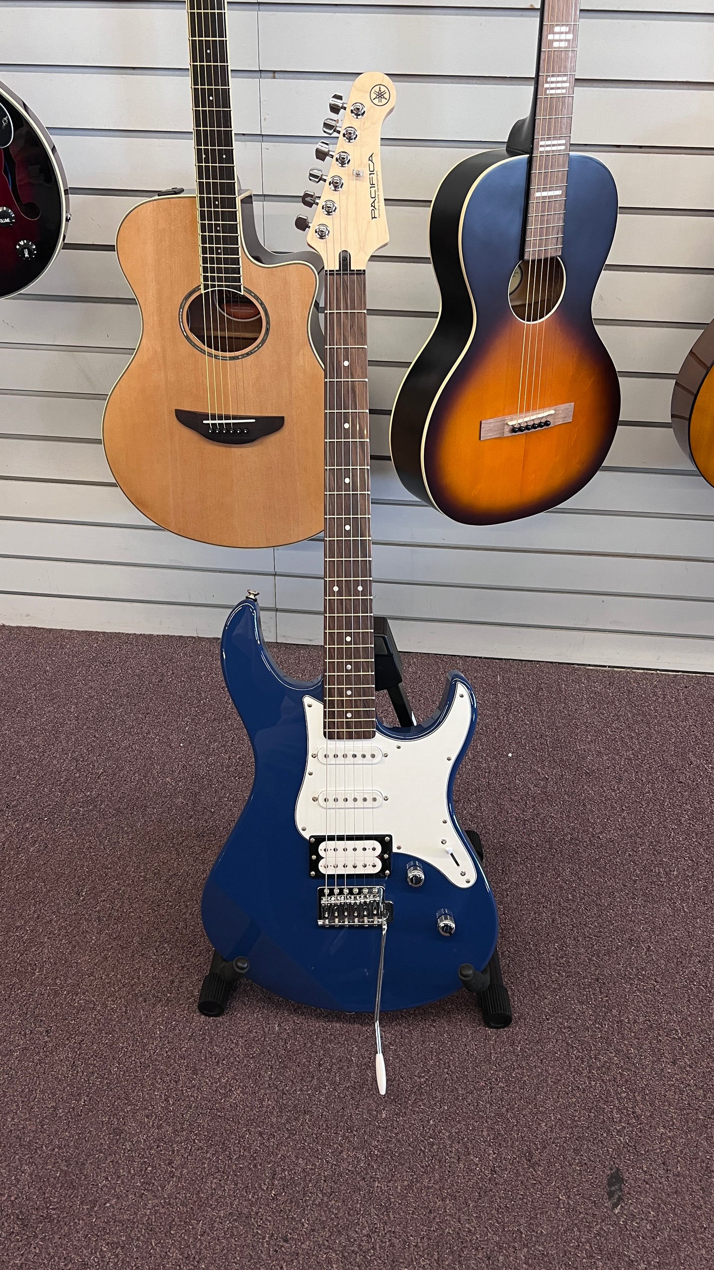 Yamaha Pacifica-112V