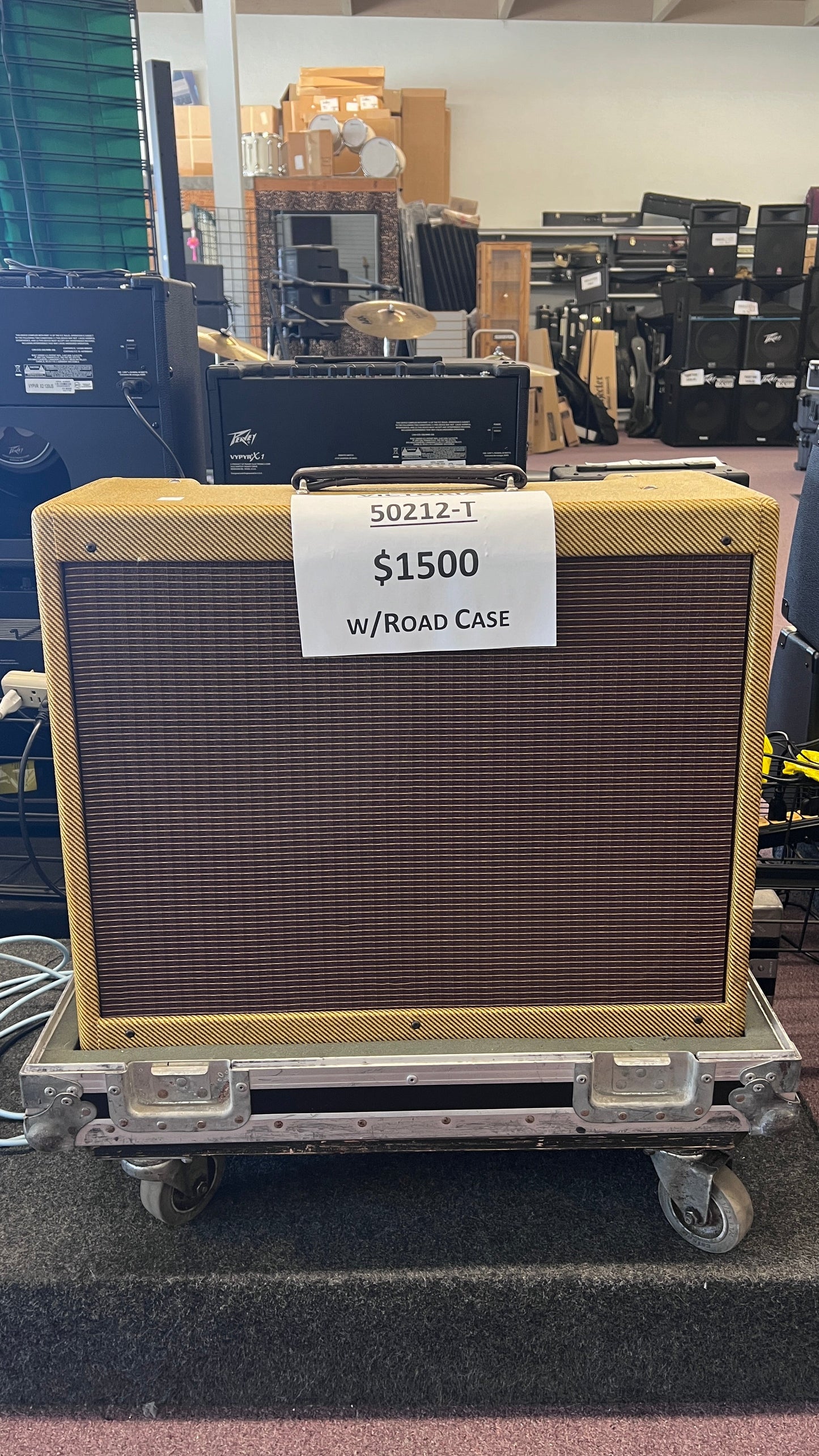 Victoria Tweed Amp 50212-T w/road case